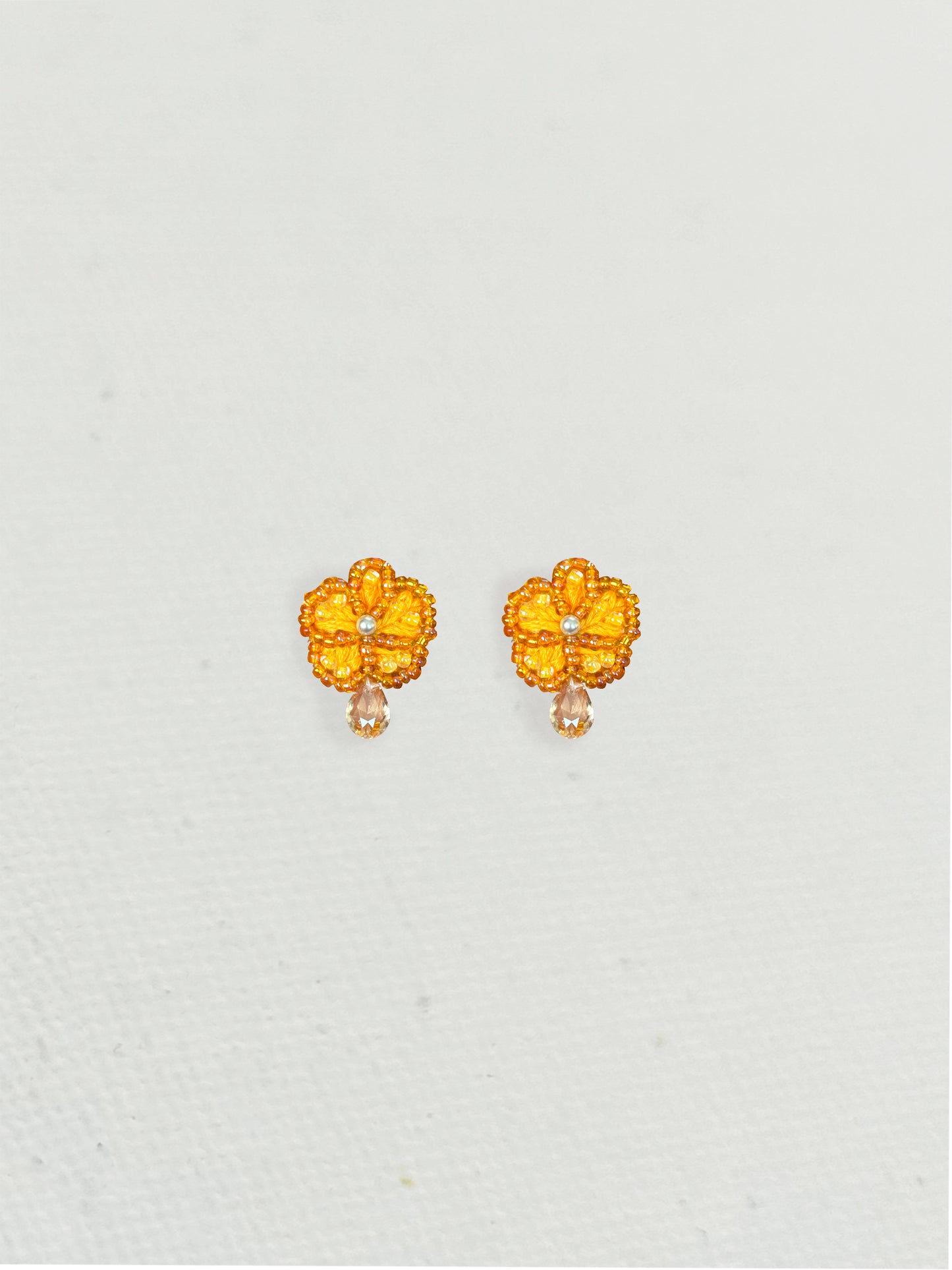 “Tiaré Flowers” earrings